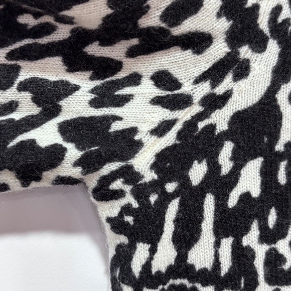 Lord & Taylor Cashmere button up crew neck cardigan size PM (fits smaller) - Picture 5 of 16